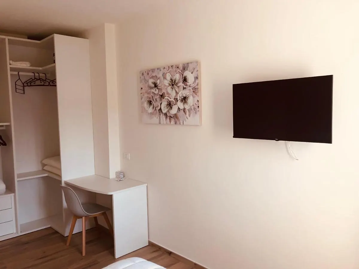 Gardenia Apartments Desenzano del Garda 0*,