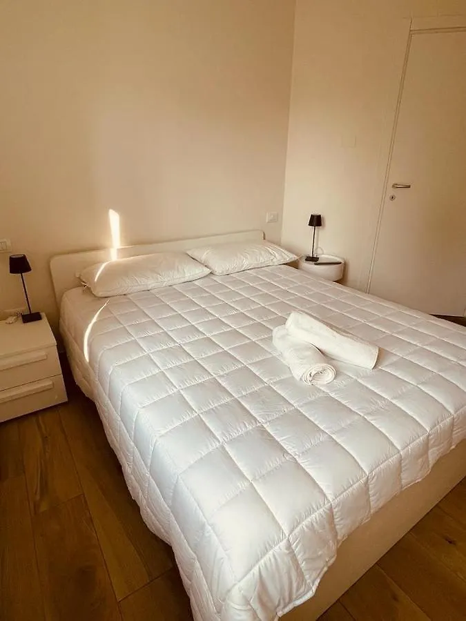 Gardenia Apartments Desenzano del Garda 0*,  Italy
