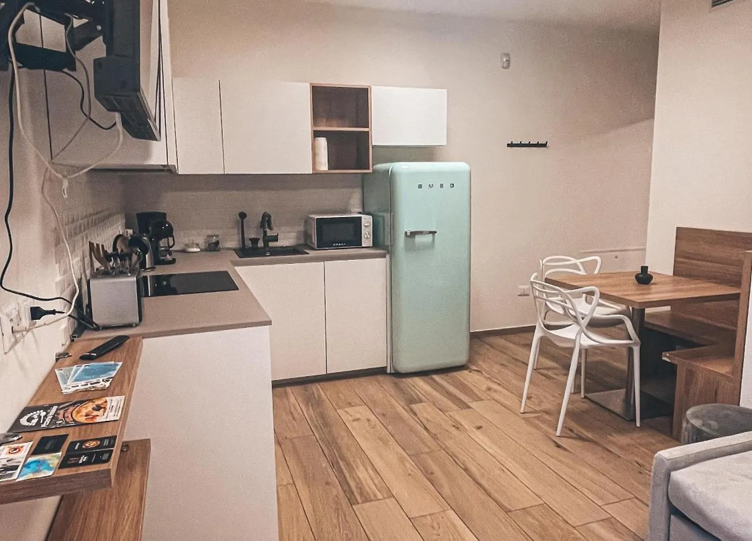 Gardenia Apartments Desenzano del Garda 0*,  Italia